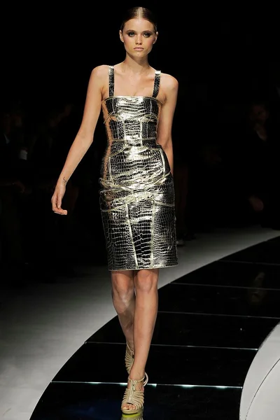 Look 7